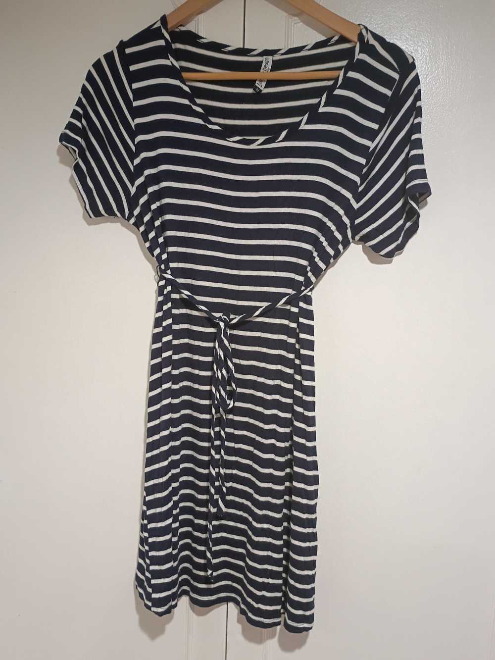 Belly By Design Maternity Navy and White Striped Tie-Waist Dress Size M